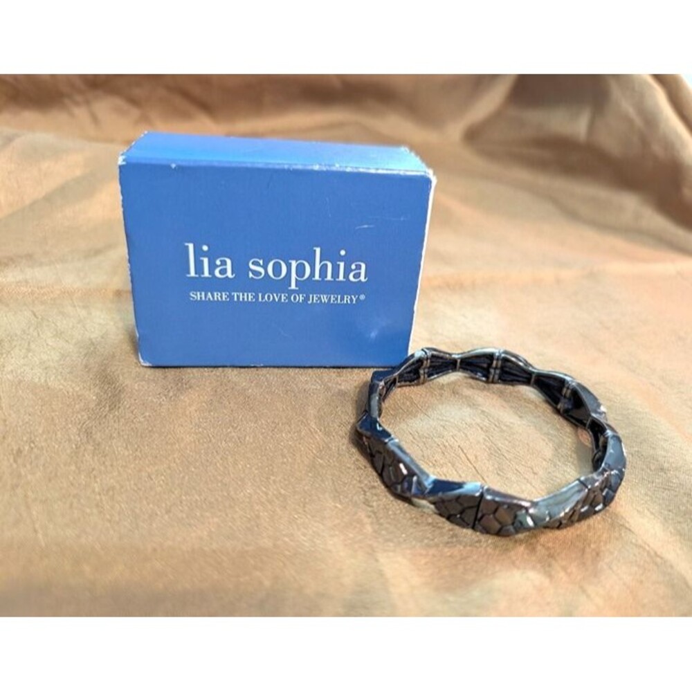 Vintage-style Lia Sophia Sync / Swivel Hematite-tone Stretch Bracelet